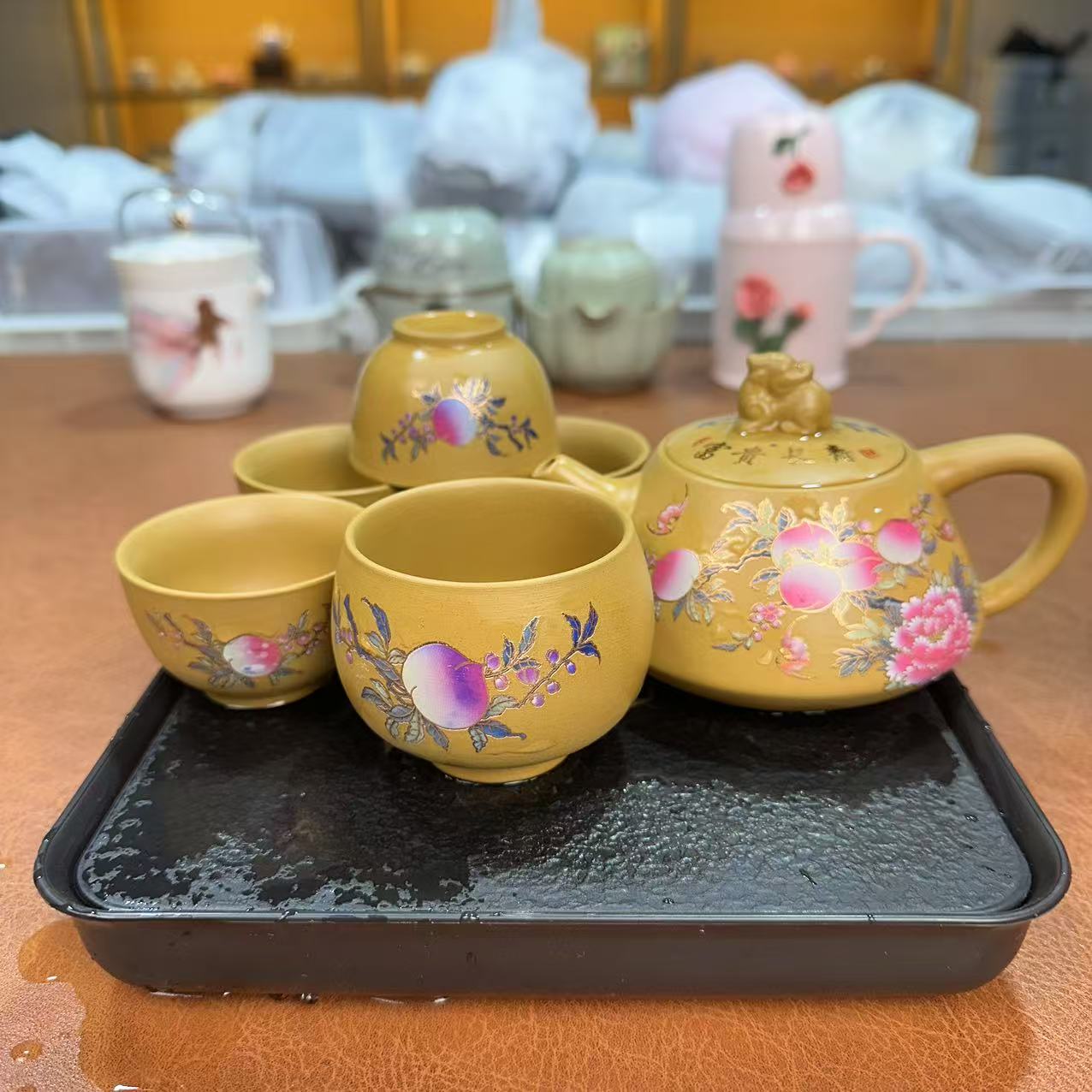 ZH3640-黄段泥变色凤鸣壶+黄段泥桃子品茗杯*4+黄段泥主人杯+茶盘