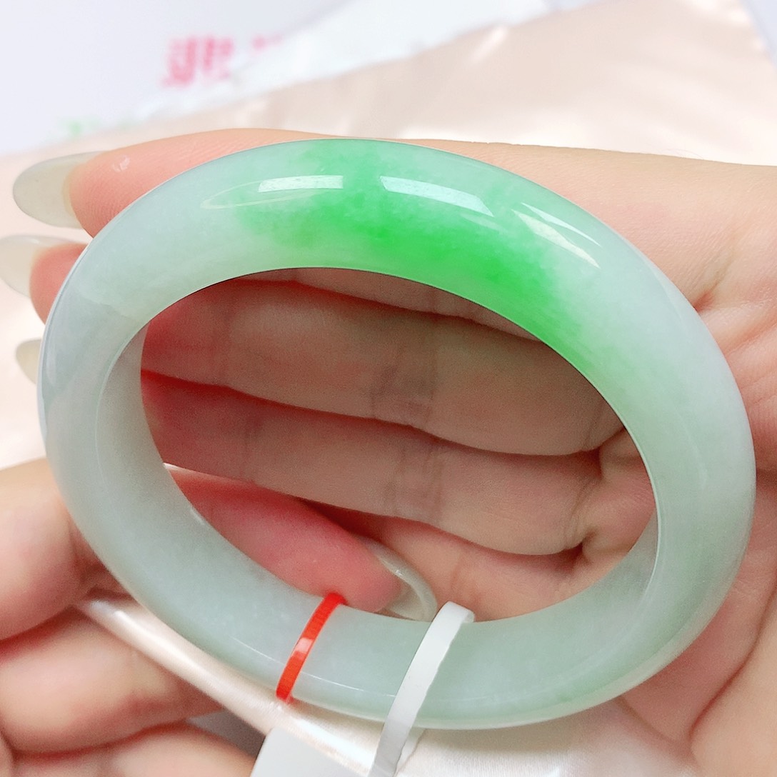 翡翠手镯未镶嵌抖音371