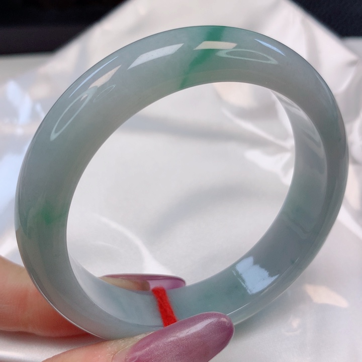 翡翠手镯未镶嵌54圈