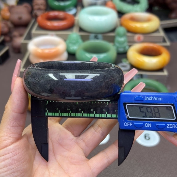 未镶嵌手镯石英岩玉