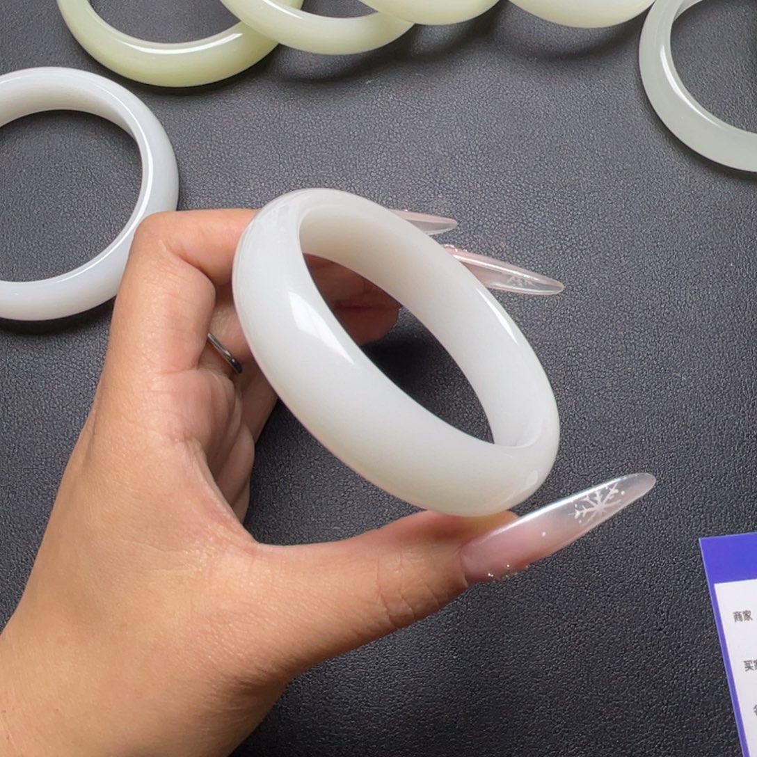 多***芊58圈口轮胎暖白色