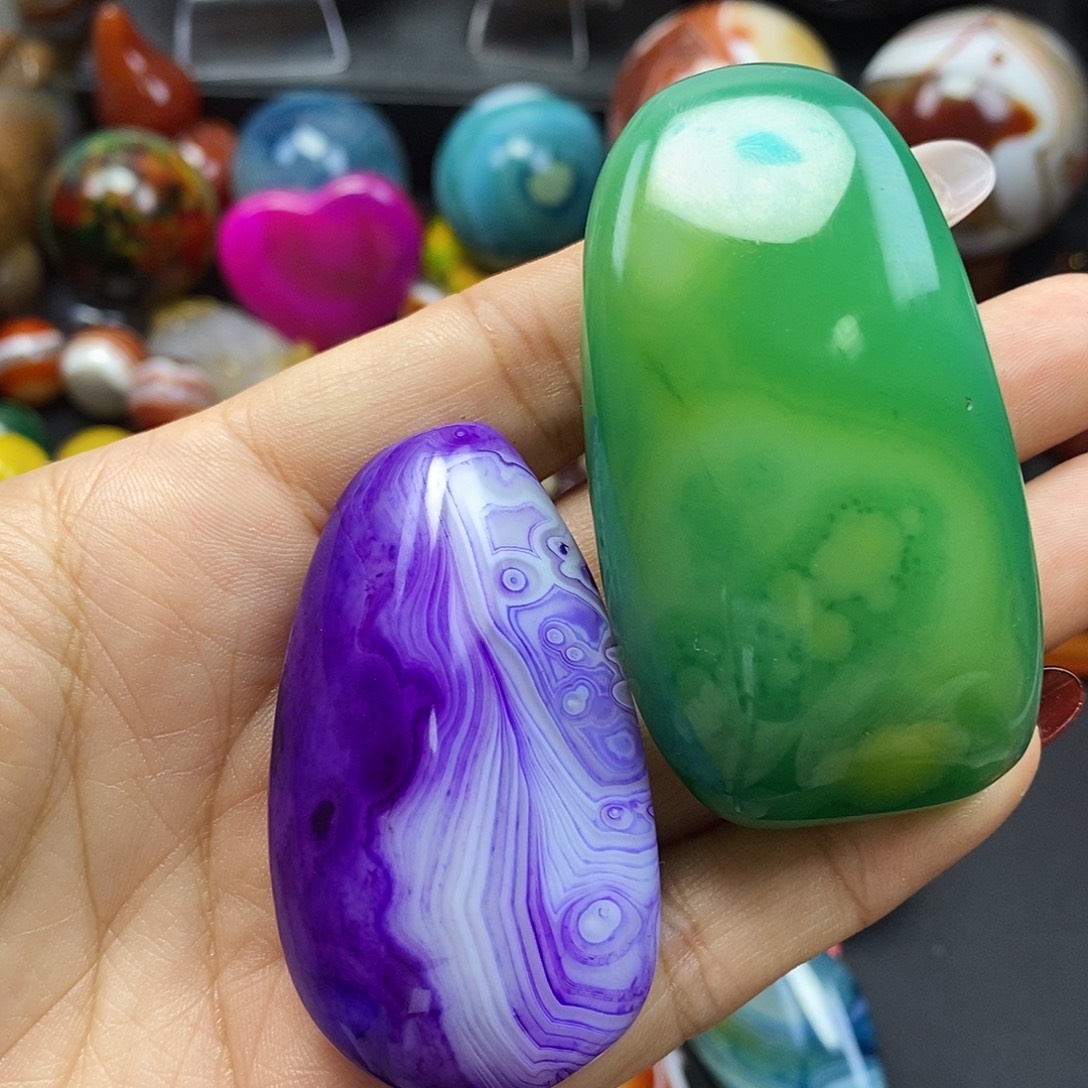 戴***苗玛瑙/玉髓未镶嵌珠宝半成品