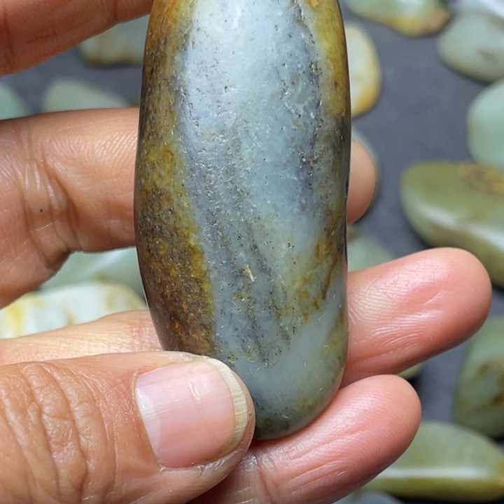 和田玉未镶嵌珠宝半成品