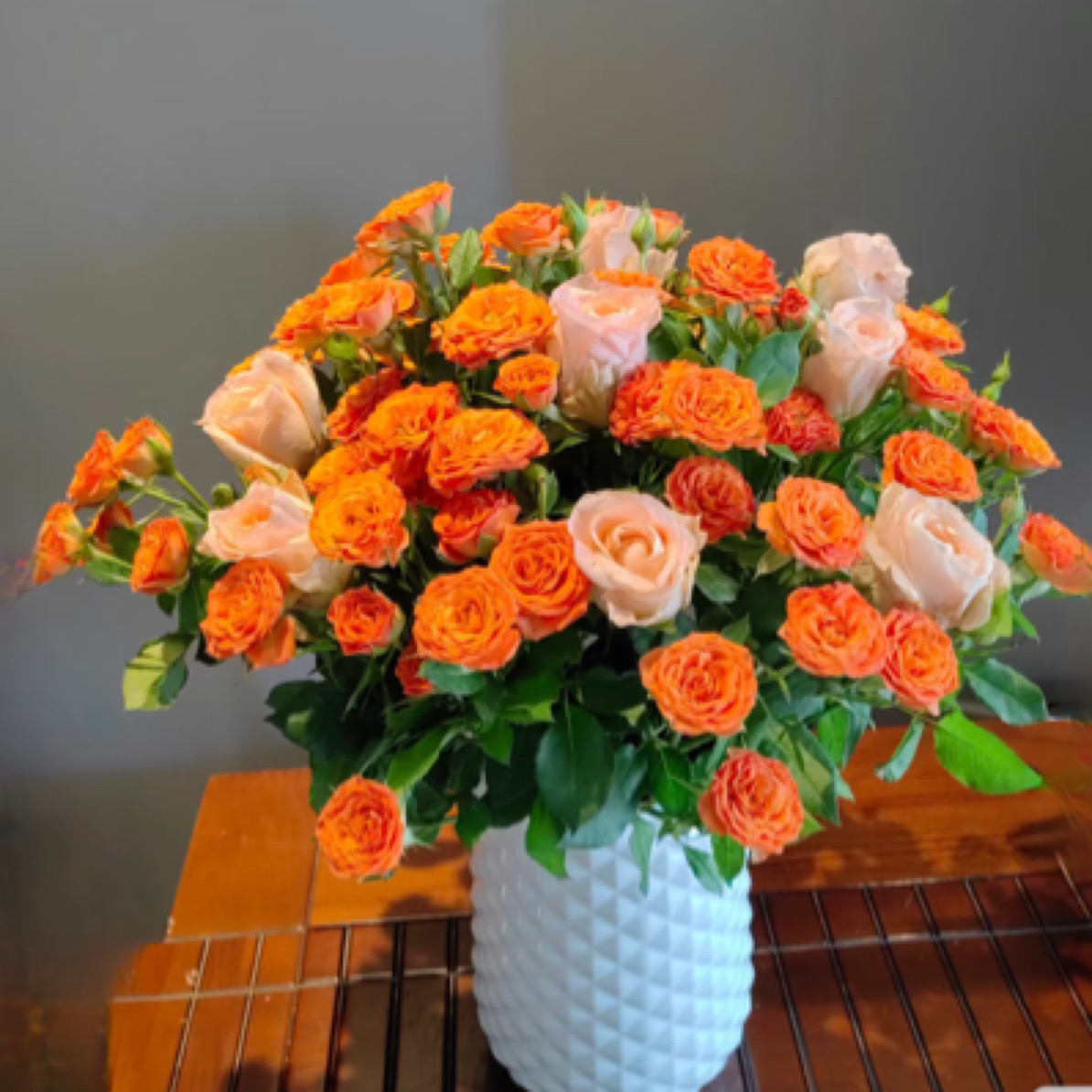 4支多头泡泡加 8支香槟玫瑰