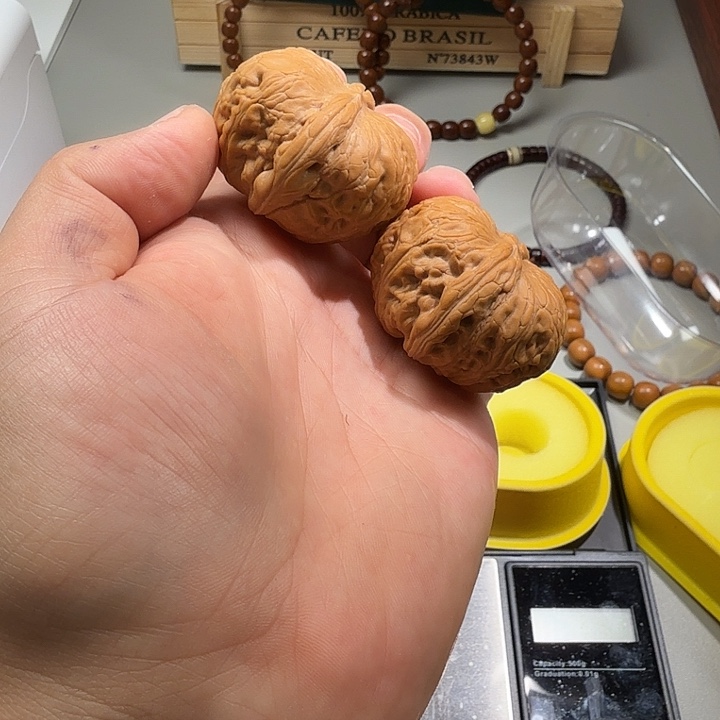 文玩核桃吊坠元宝