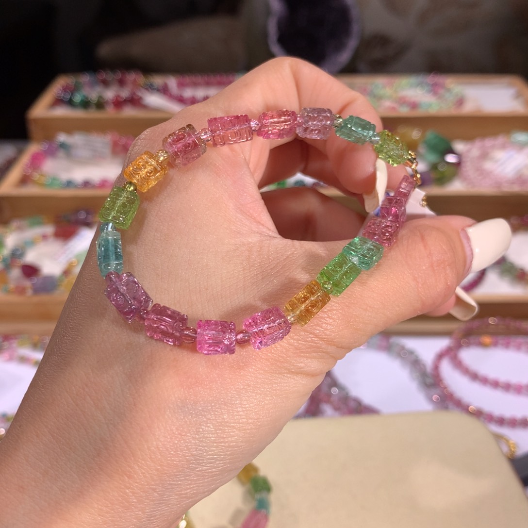 碧玺多样性发货一件未镶嵌