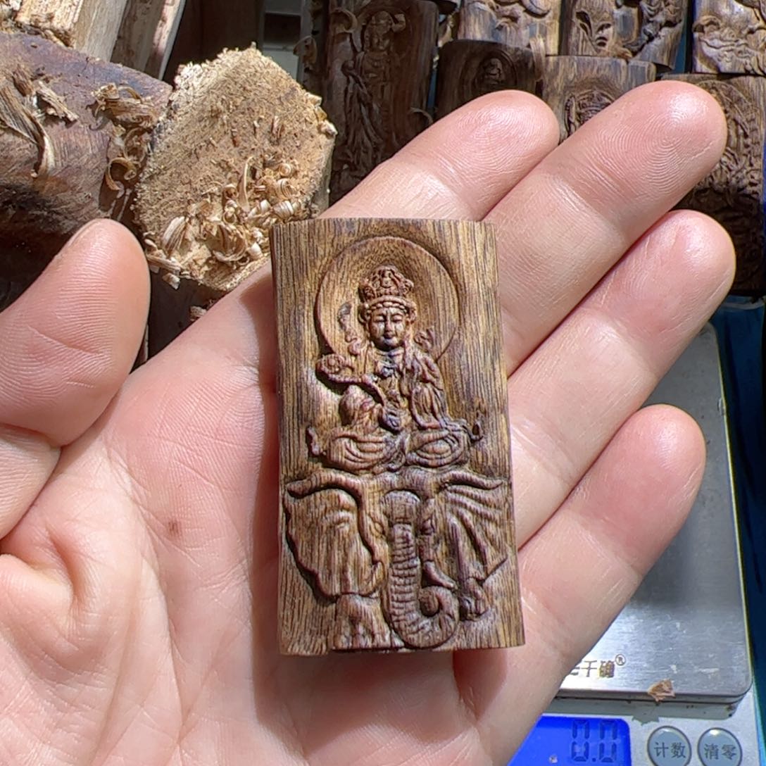 沉香吊坠白棋普贤8.3克