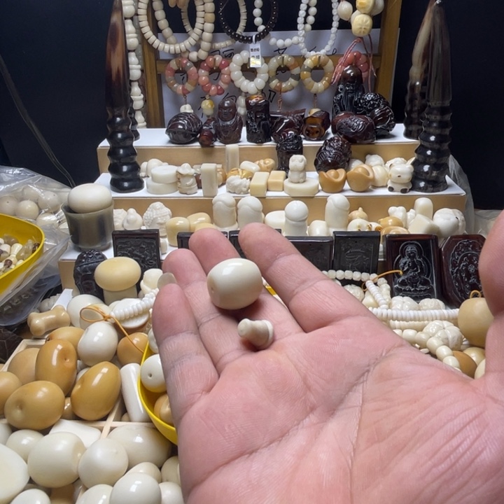 明****？象牙果雕刻藏饰三通