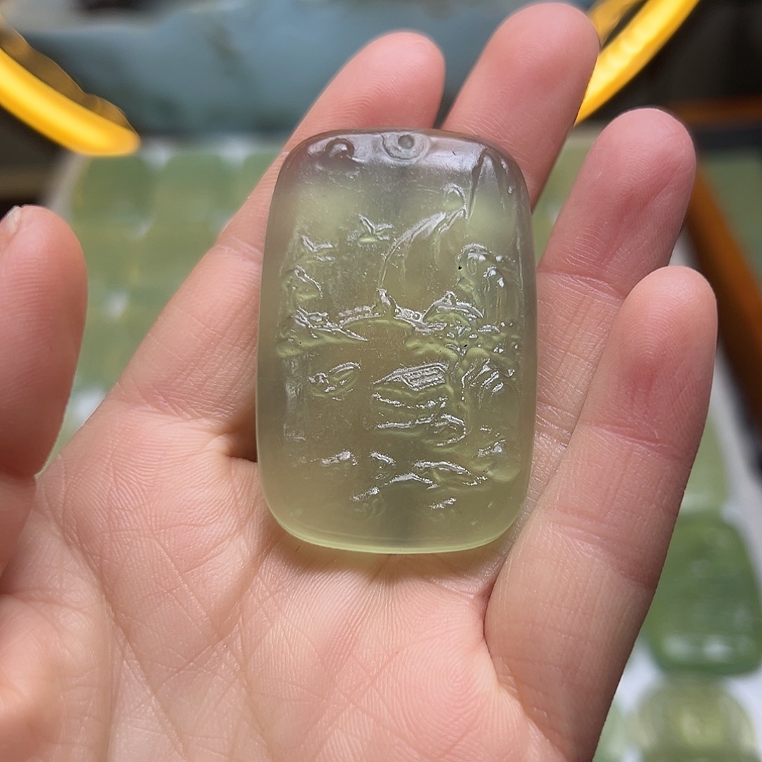 蛇纹石玉未镶嵌颈饰