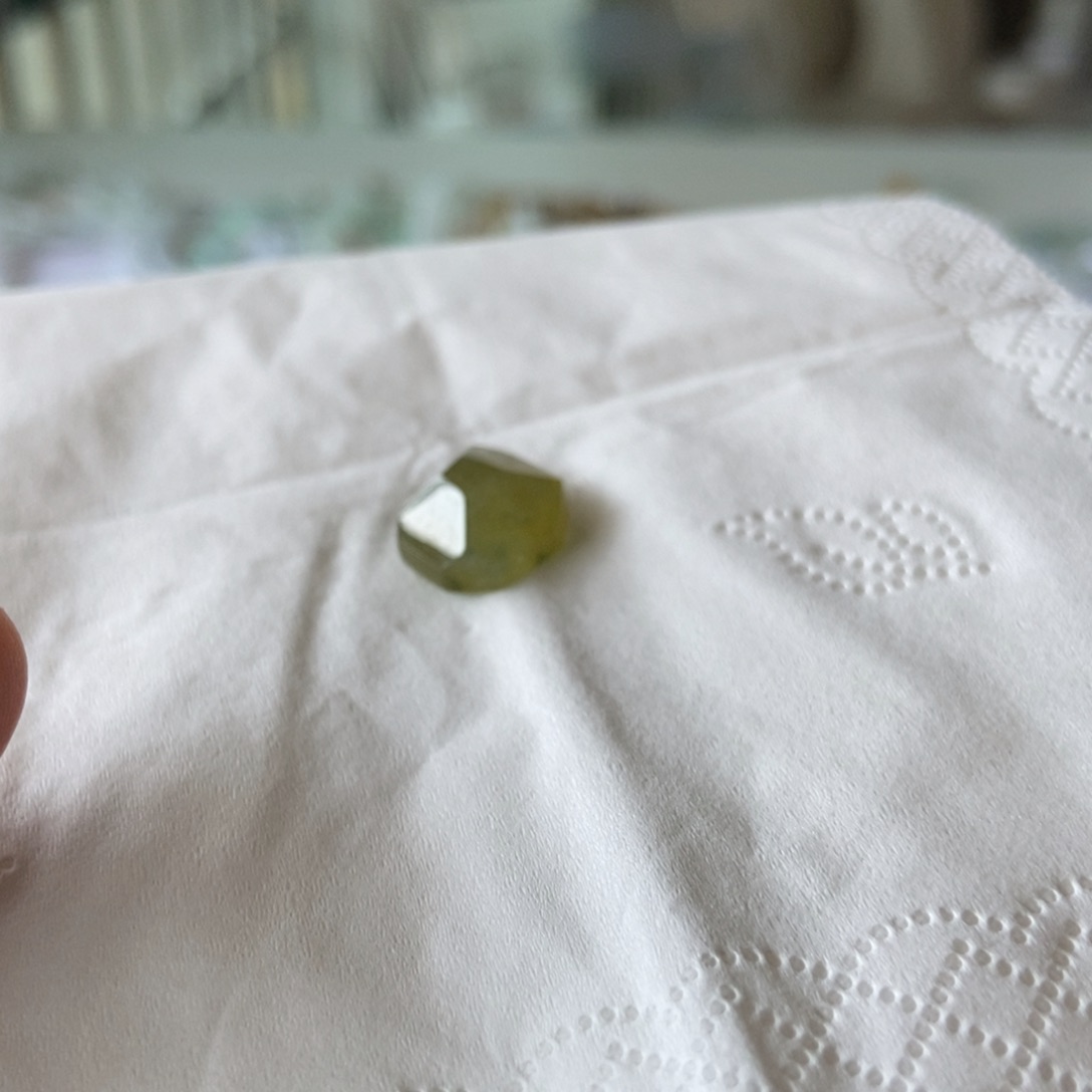 悠***悠翡翠散珠翡翠手串珠链工厂自己生产的