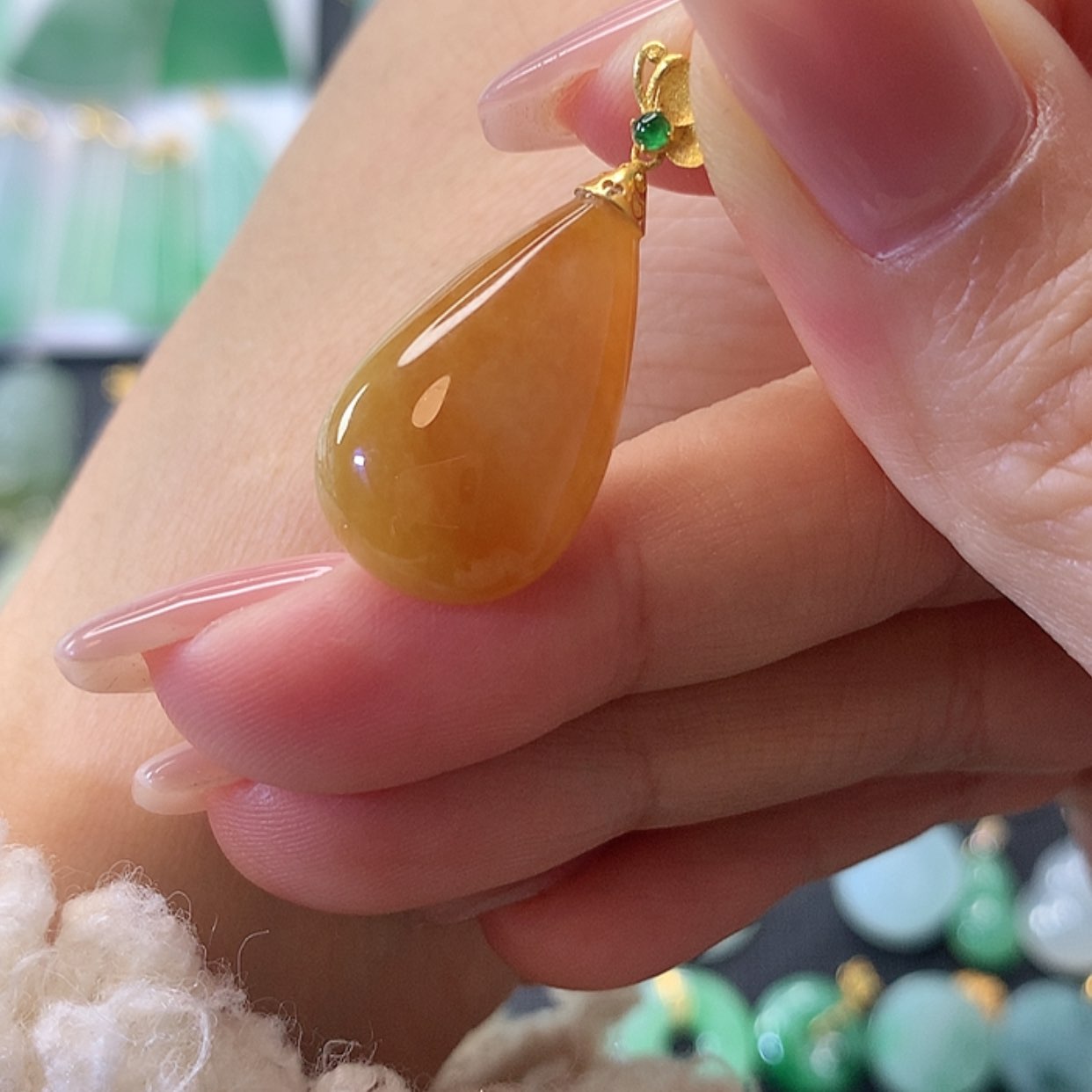 【闪购商品】翡翠吊坠(赠链)18K金镶嵌