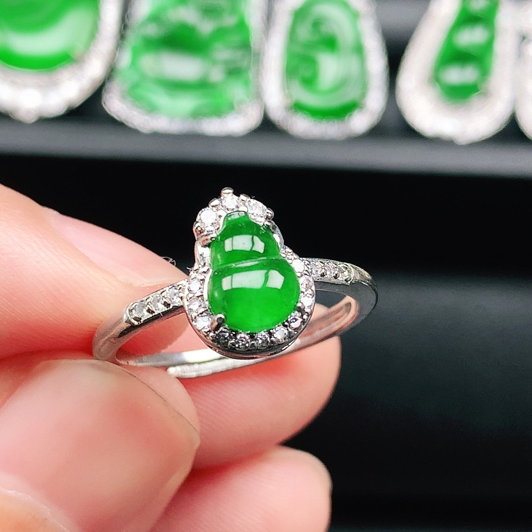 翡翠颈饰未镶嵌天然