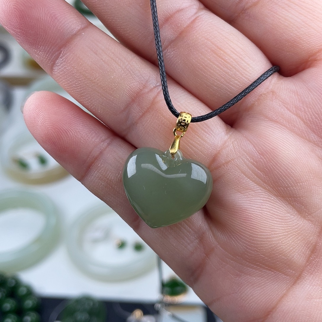 颈饰银S925镶嵌和田玉