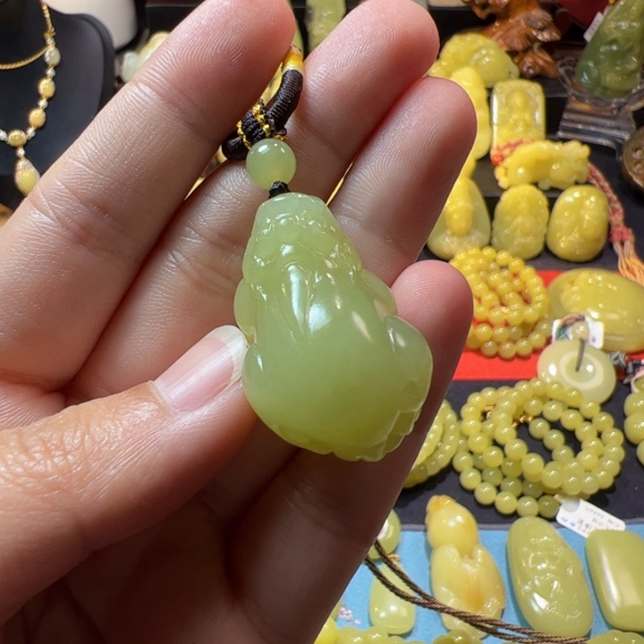 和田玉（黄玉）未镶嵌颈饰