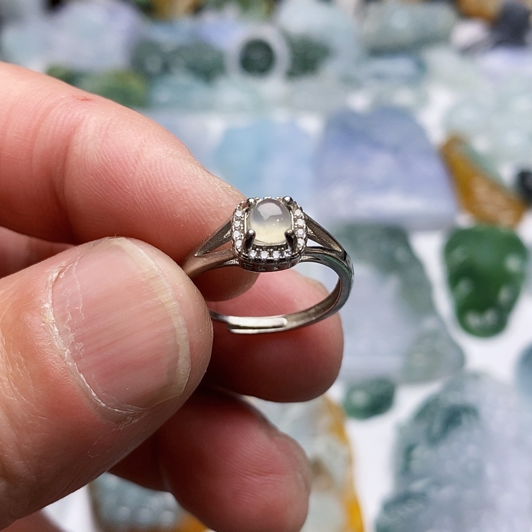 翡翠颈饰银S925镶嵌戒指