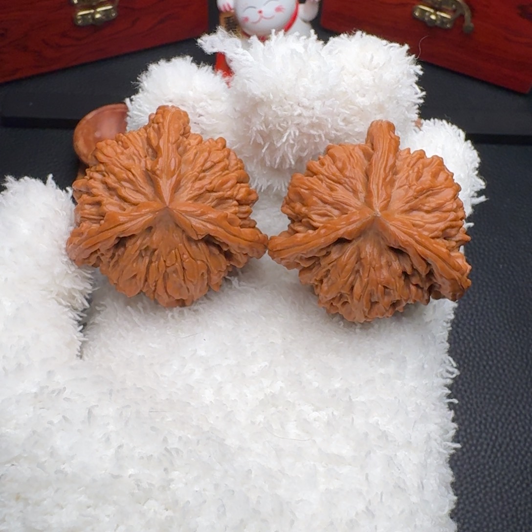 桃核把件四座楼狮子头三棱球奔毕业款全品无修