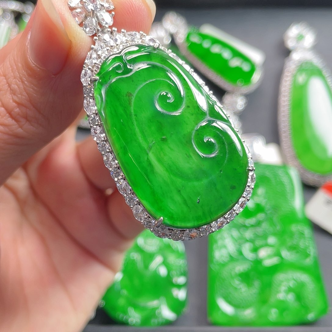 吊坠(不含链)未镶嵌翡翠