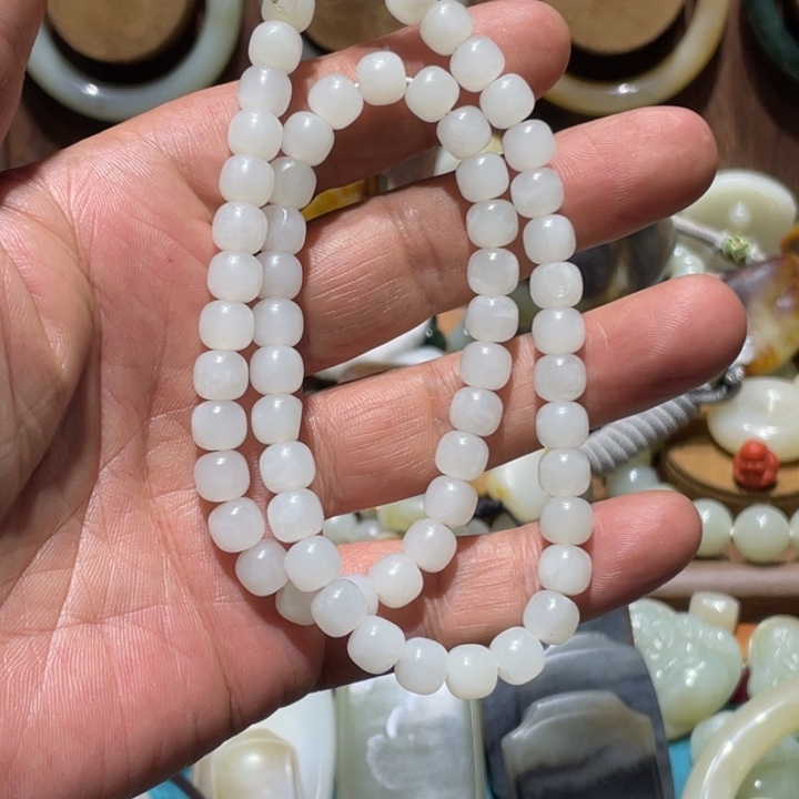 从***钱和田玉未镶嵌手链