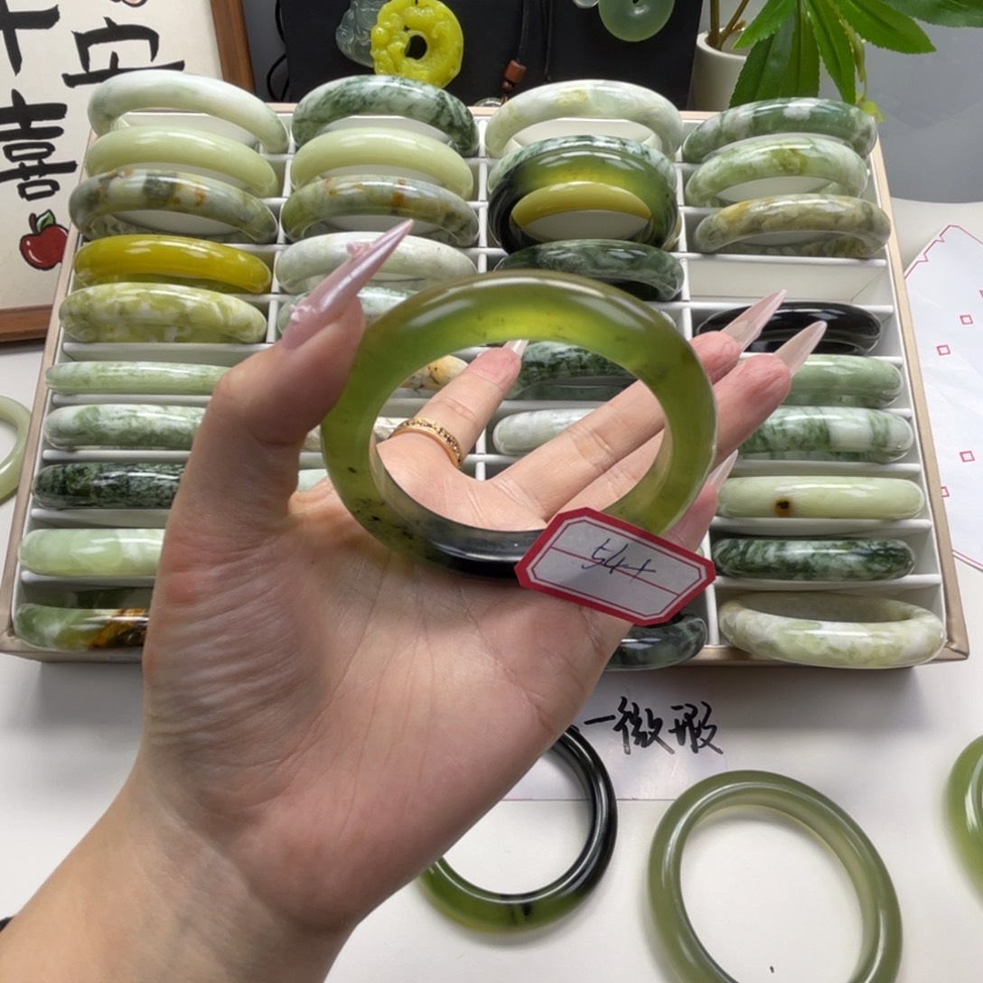 常***渝蛇纹石玉未镶嵌手镯