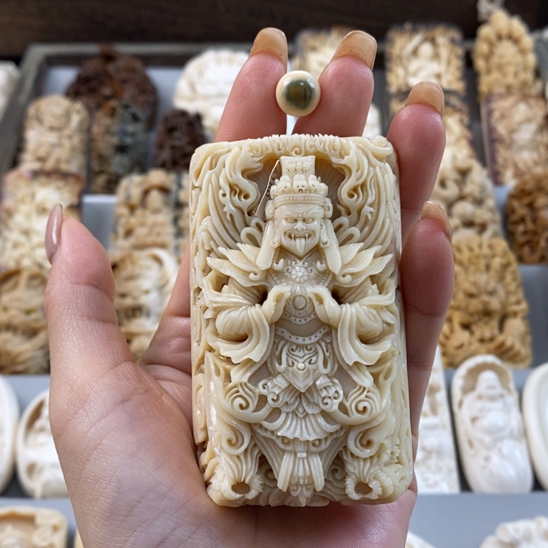 鹰***鹿猛犸象牙吊坠扎基拉姆