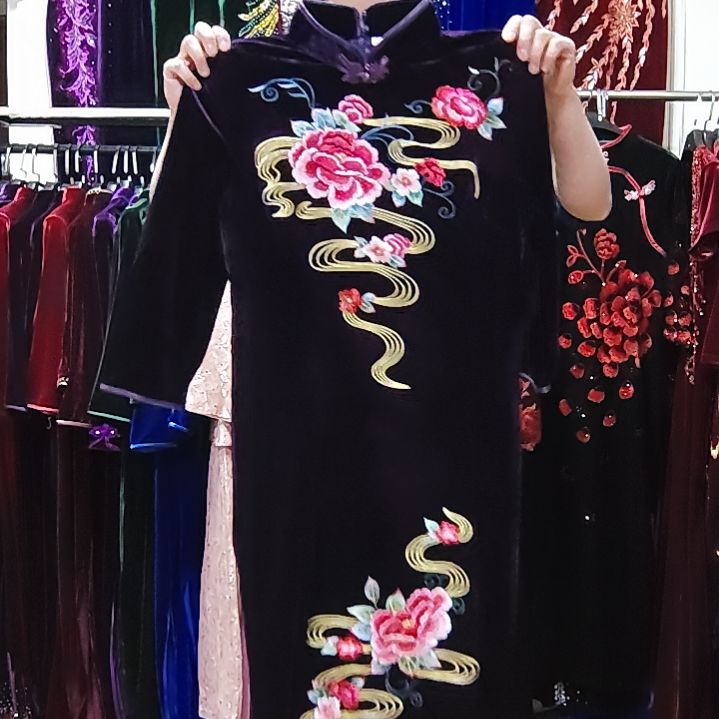 紫色金丝绒中长刺绣旗袍l码95-115内xl100-125内