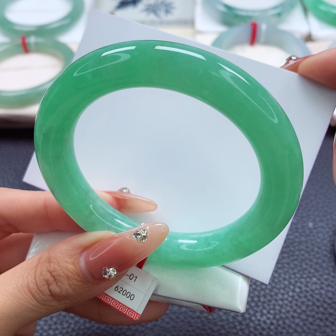 翡翠手镯未镶嵌54.55.56冰阳绿 胖圆 满绿超推荐