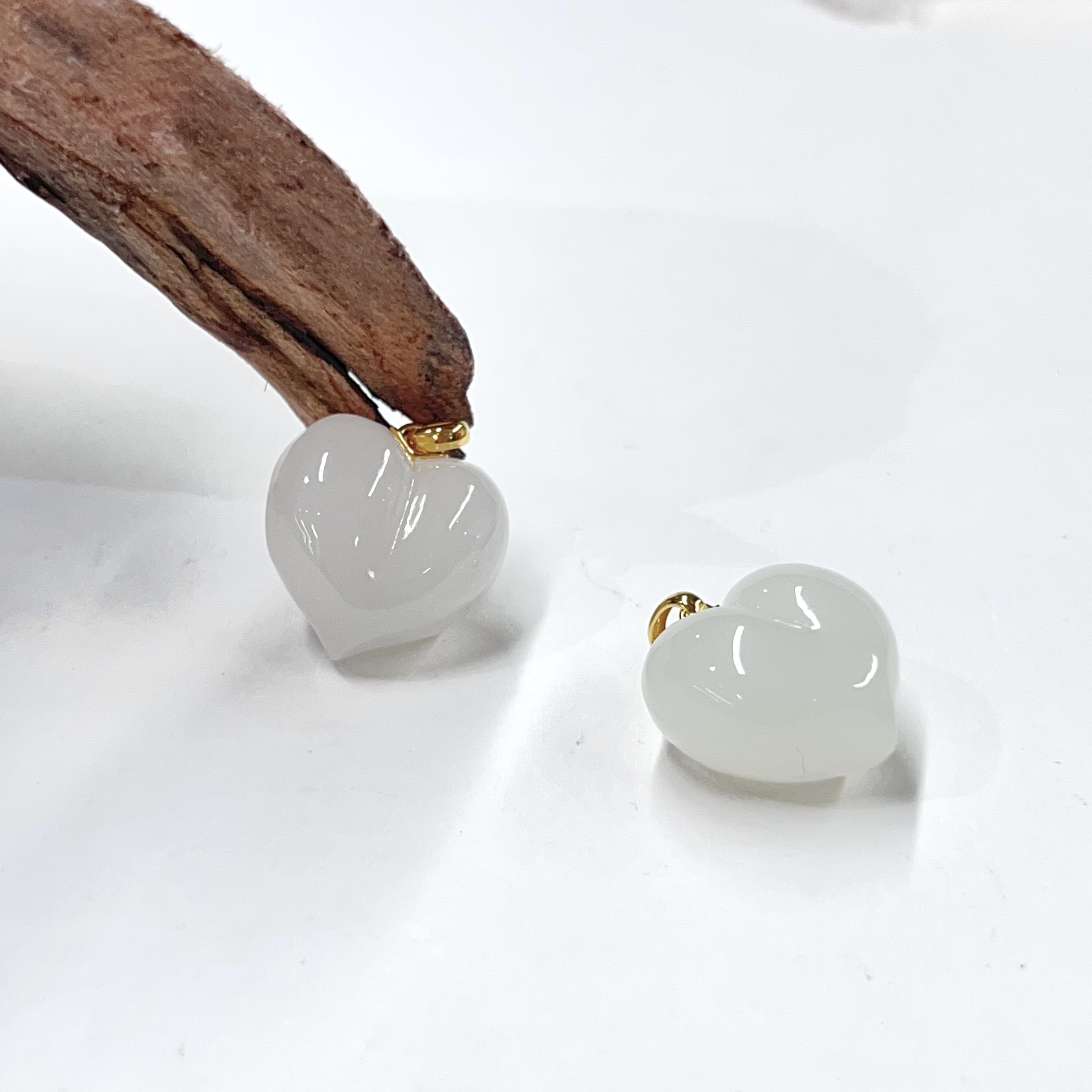 【小宝珠宝】18 S81766-18K金镶嵌和田玉吊坠-多样性发一件-16*10mm