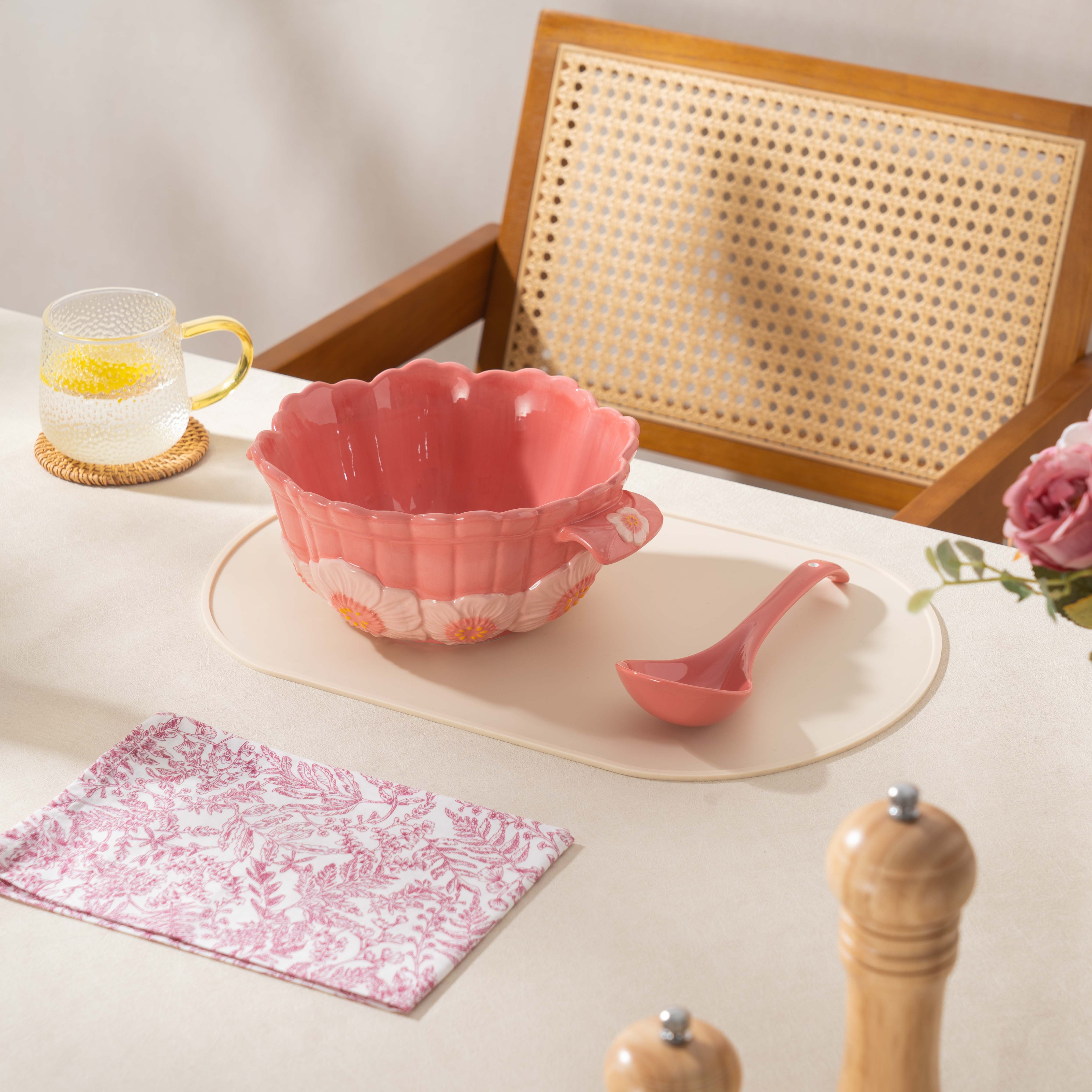  【100%手绘】浮雕桃粉佳人-10.5英寸双耳汤碗