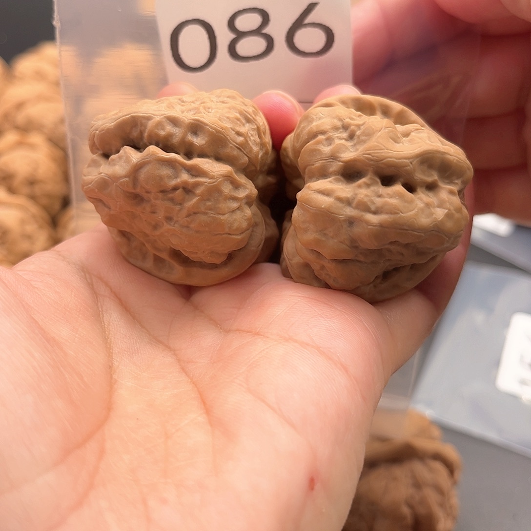蒋***全文玩核桃吊坠蛙蛙精品38肚42