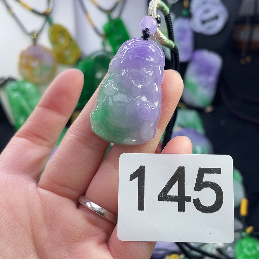 翡翠未镶嵌吊坠(赠链)