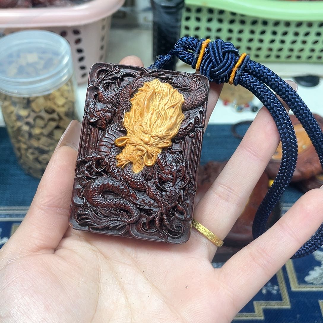 维腊木（绿檀）无事牌