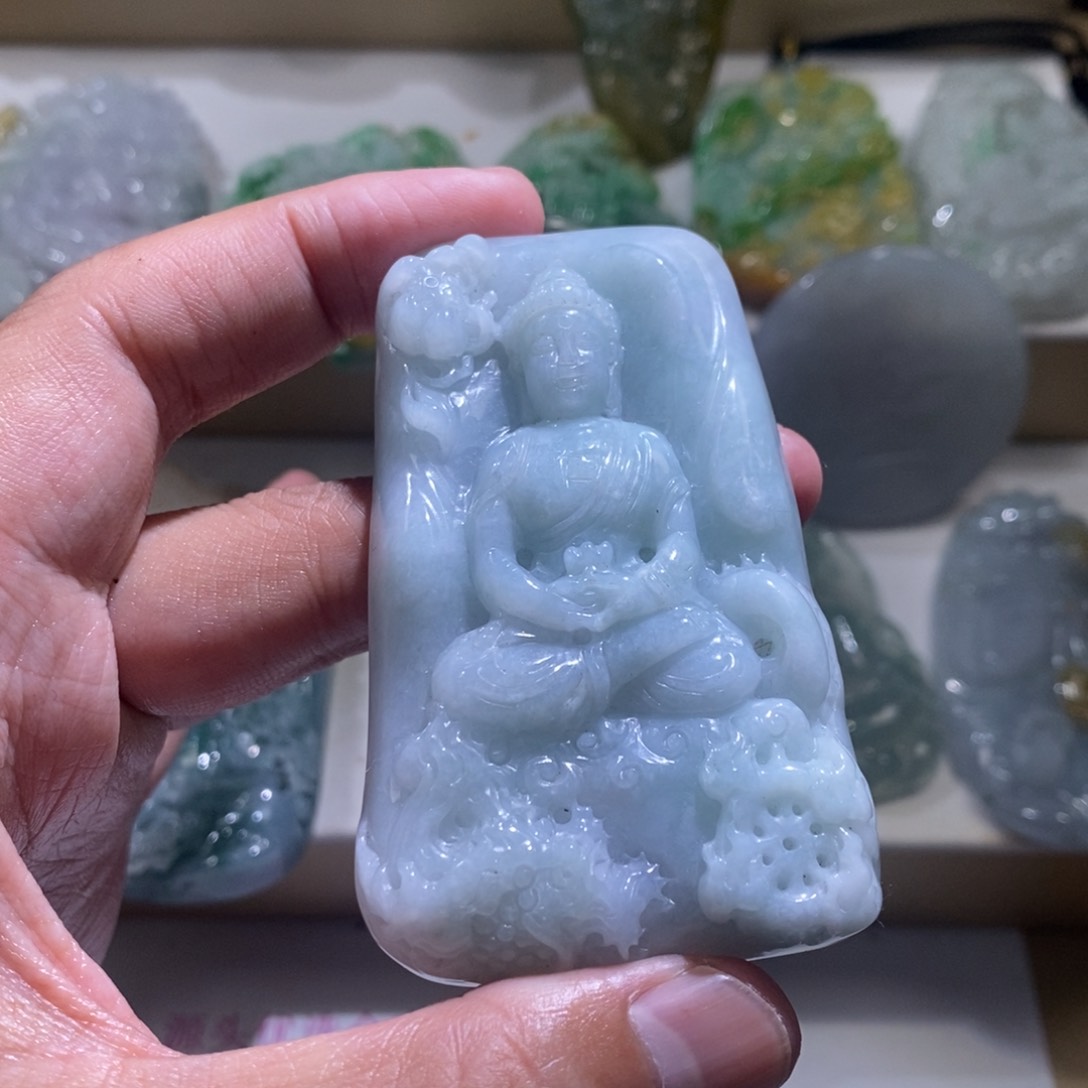 【闪购商品】翡翠颈饰未镶嵌大日