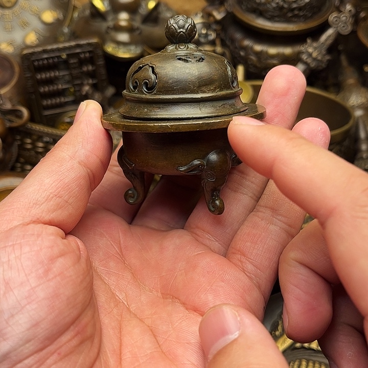 精美铜器做工精湛