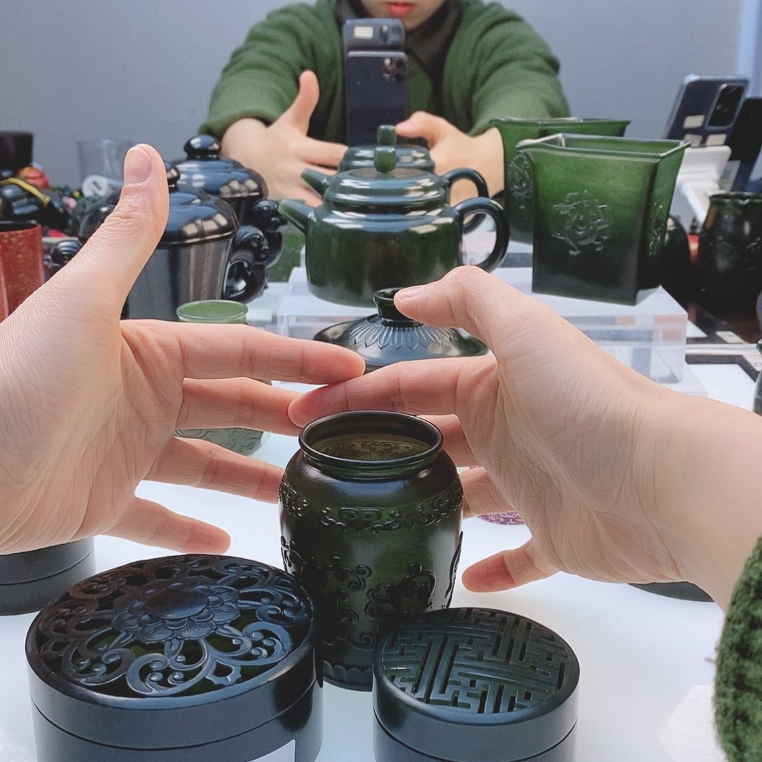 和田玉（青玉）把件未镶嵌飞****⁹