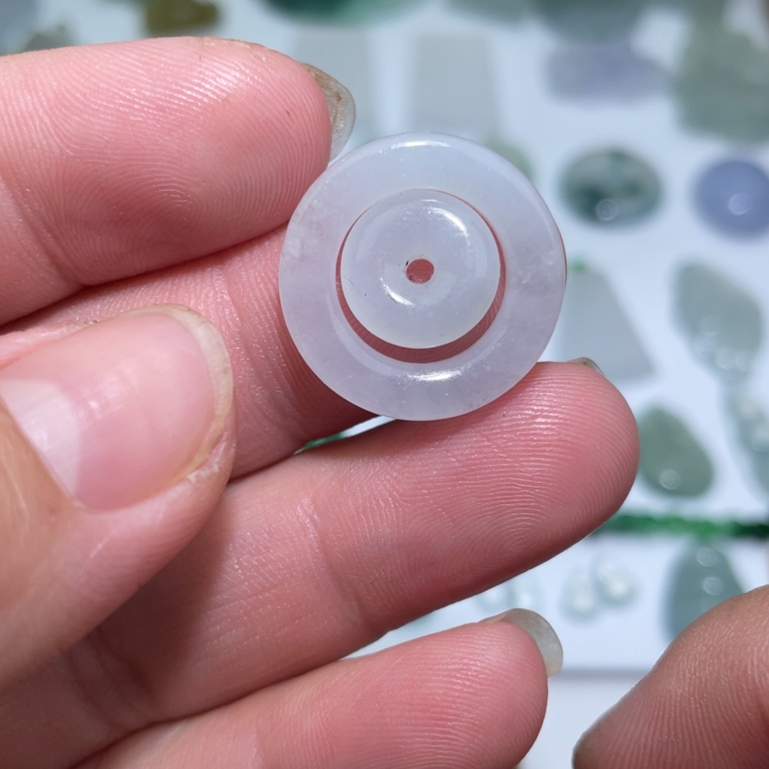 翡翠未镶嵌颈饰子母扣