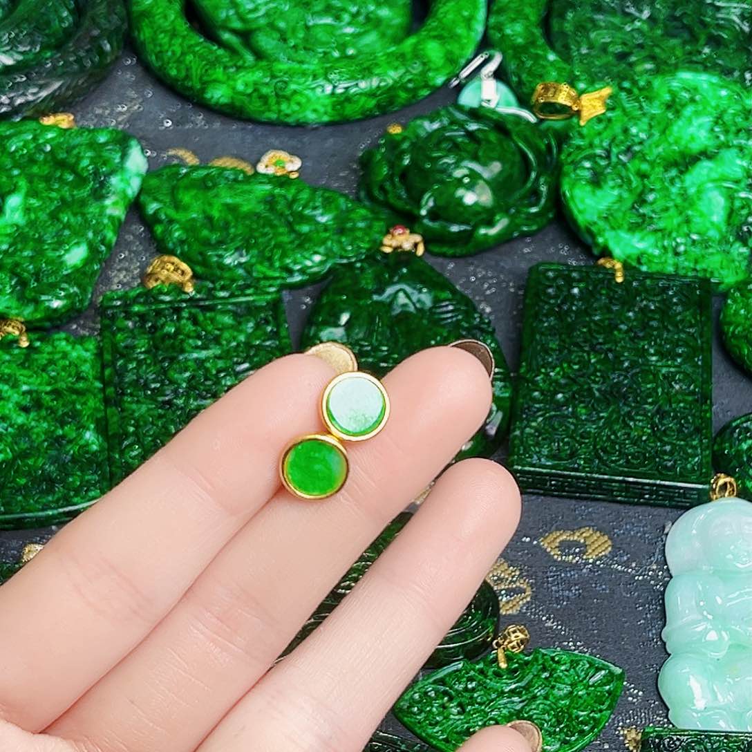 颈饰未镶嵌翡翠多样性