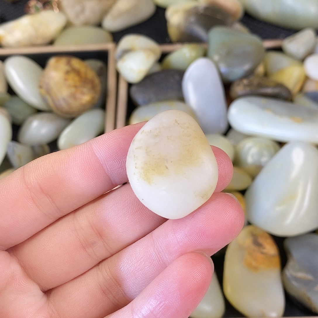 和田玉未镶嵌珠宝奇石