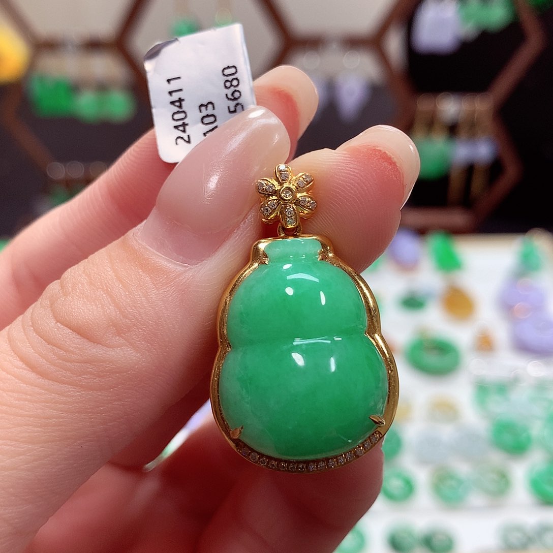 翡翠项链18K金镶嵌天然翡翠