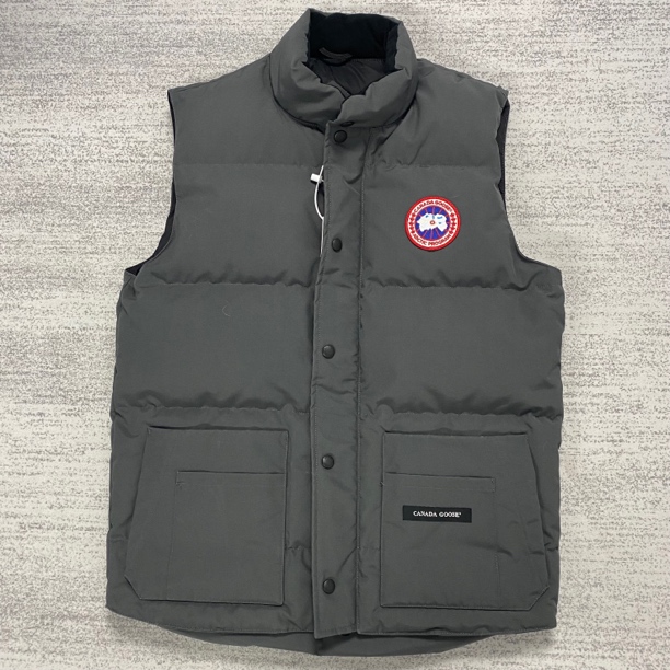 【canada goose】加拿大鹅 M 石墨灰色经典款马甲背心羽绒服 99新