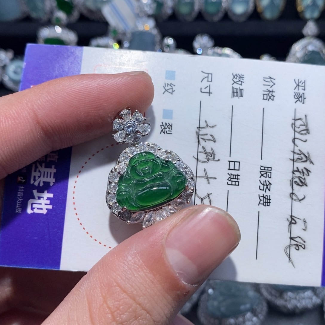 翡翠颈饰未镶嵌翡翠