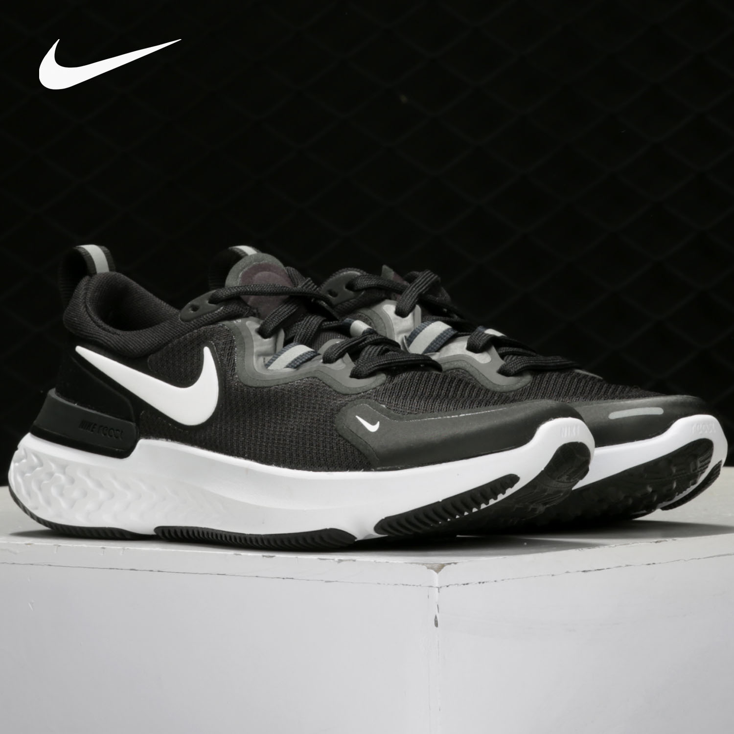 Nike/耐克 女子运动鞋轻便缓震跑步鞋CW1778-003