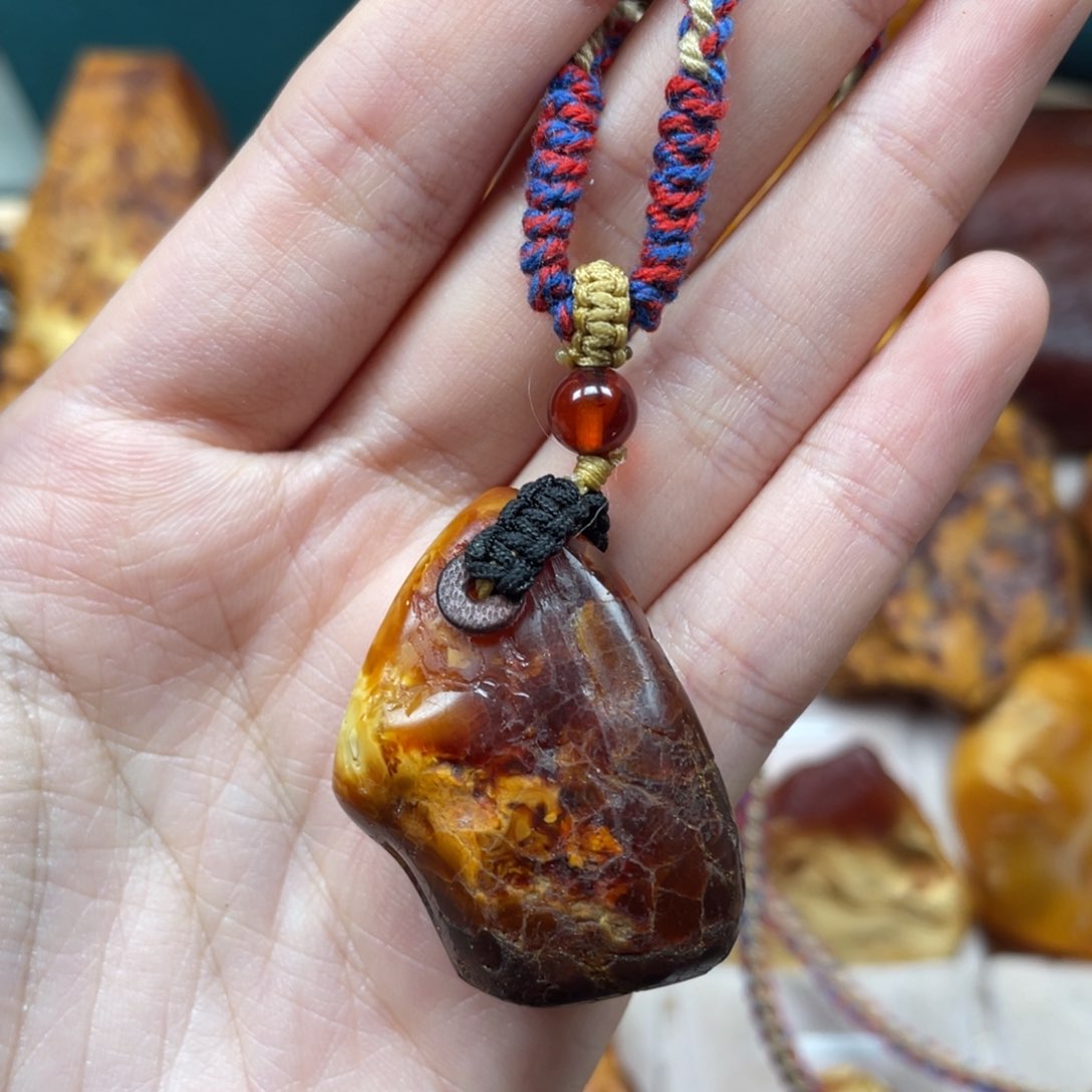 琥珀珠宝奇石未镶嵌