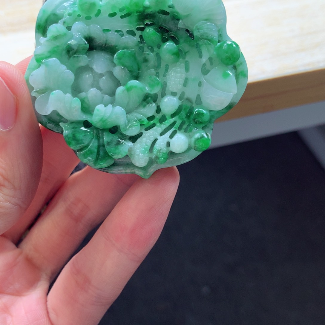 翡翠颈饰未镶嵌吊坠