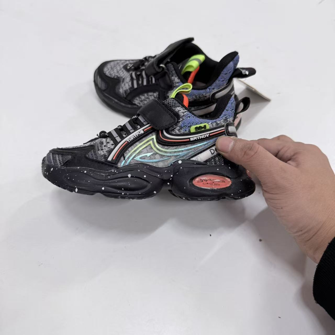 3105透气儿童跑步鞋耐磨运动鞋时尚老爹鞋