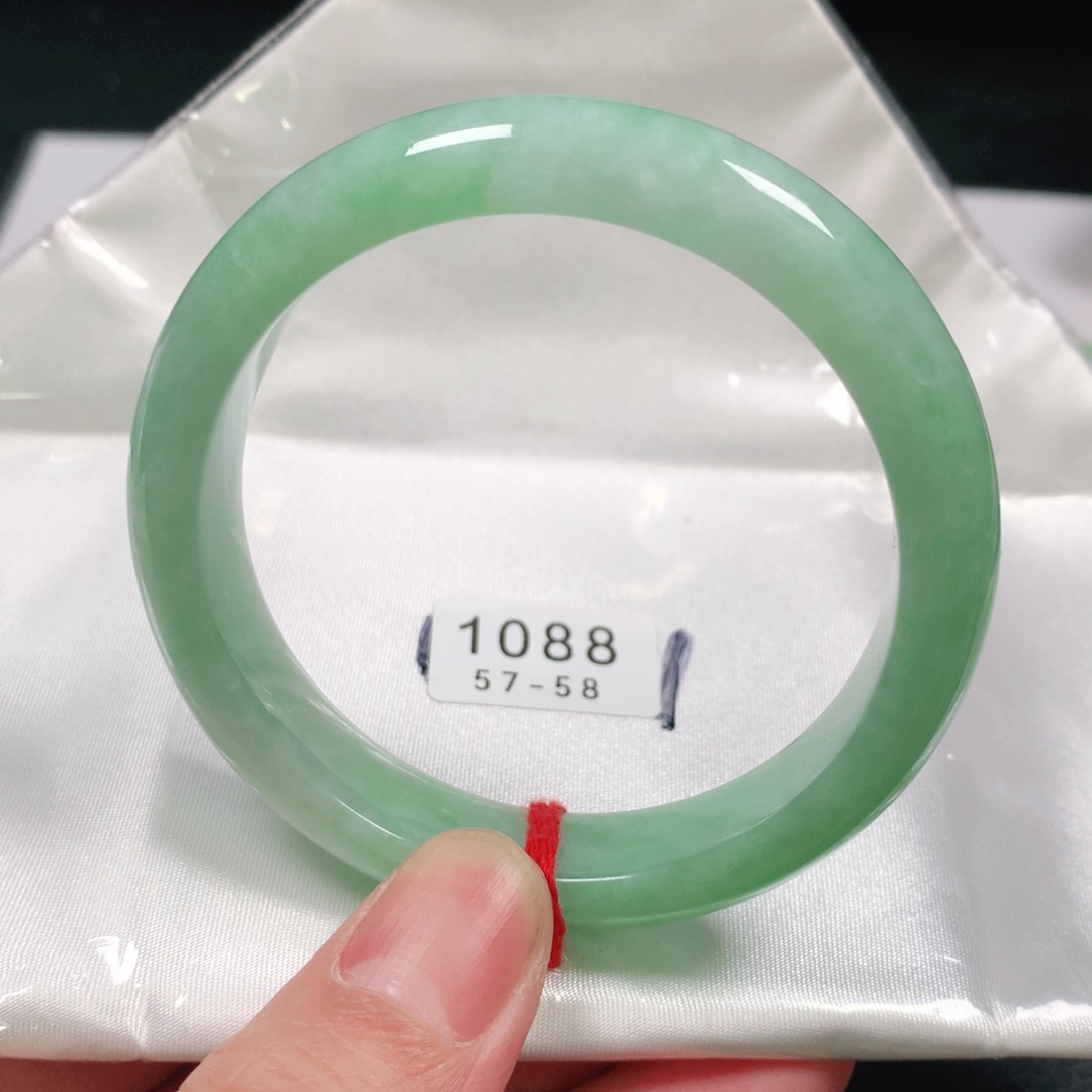 翡翠手镯未镶嵌编号1088