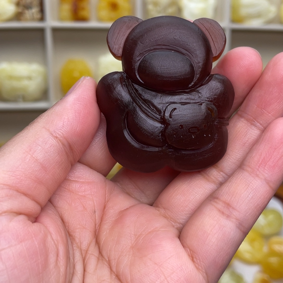 琥珀未镶嵌颈饰缅甸熊熊炸28克价