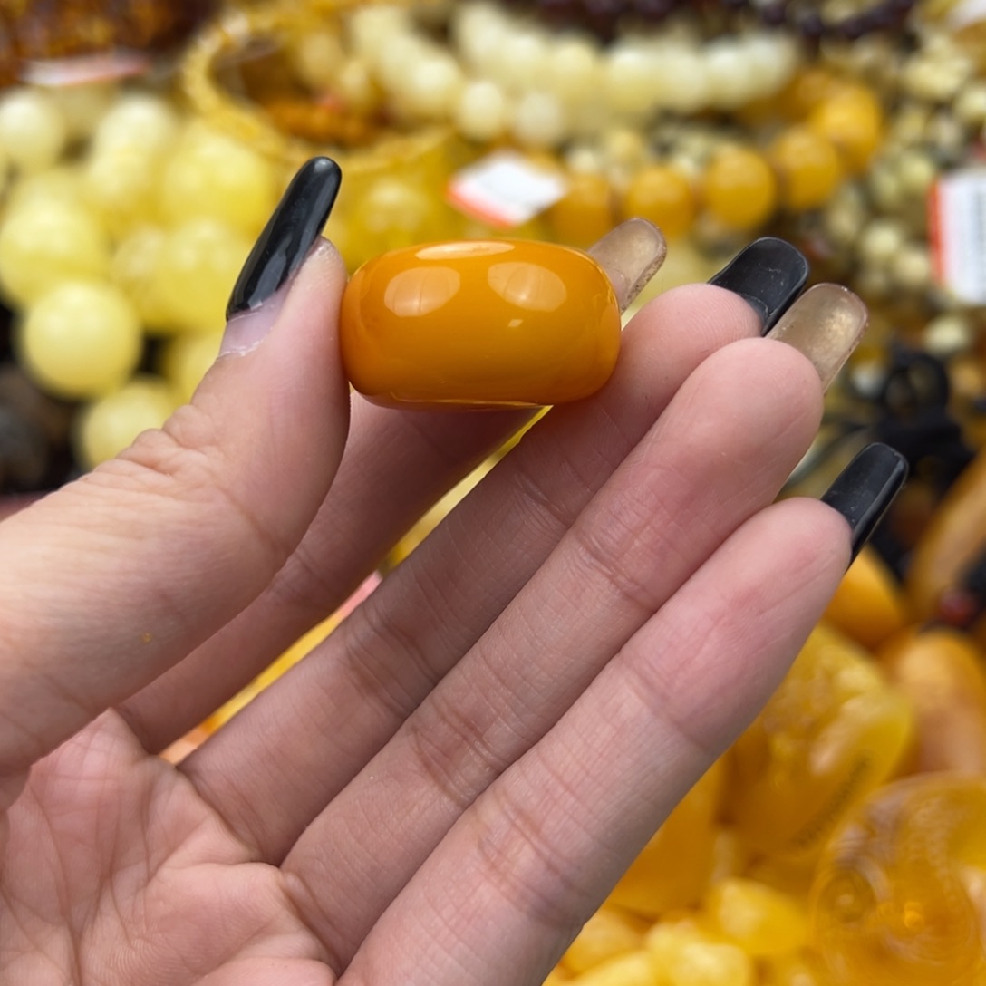 琥珀珠宝奇石未镶嵌
