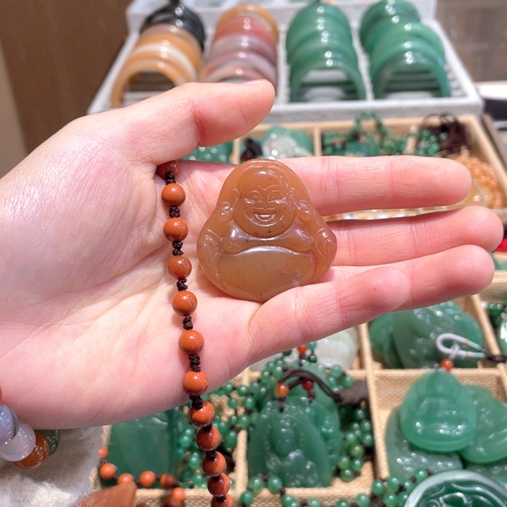 石英质玉未镶嵌颈饰