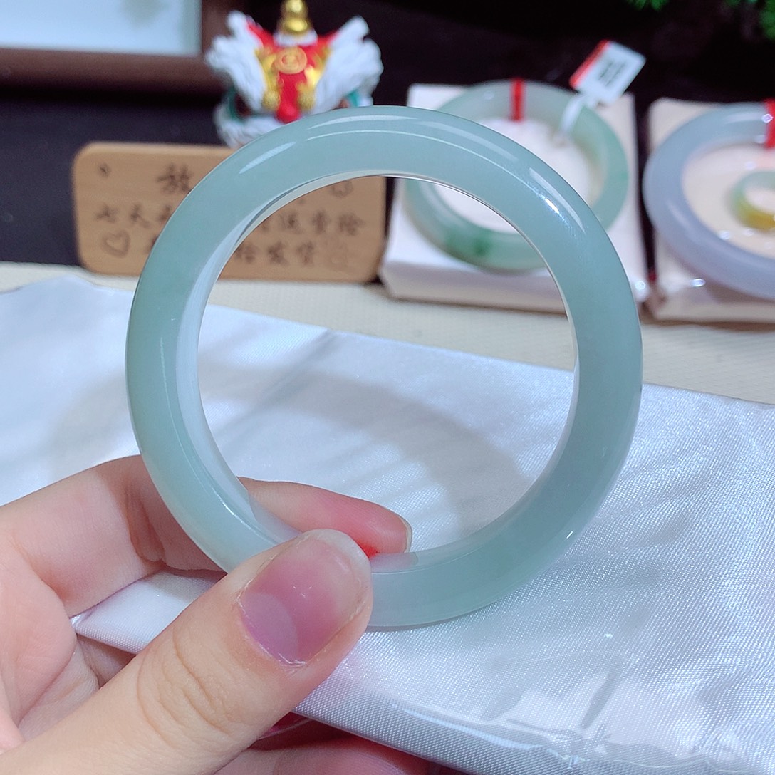 翡翠未镶嵌手镯1253