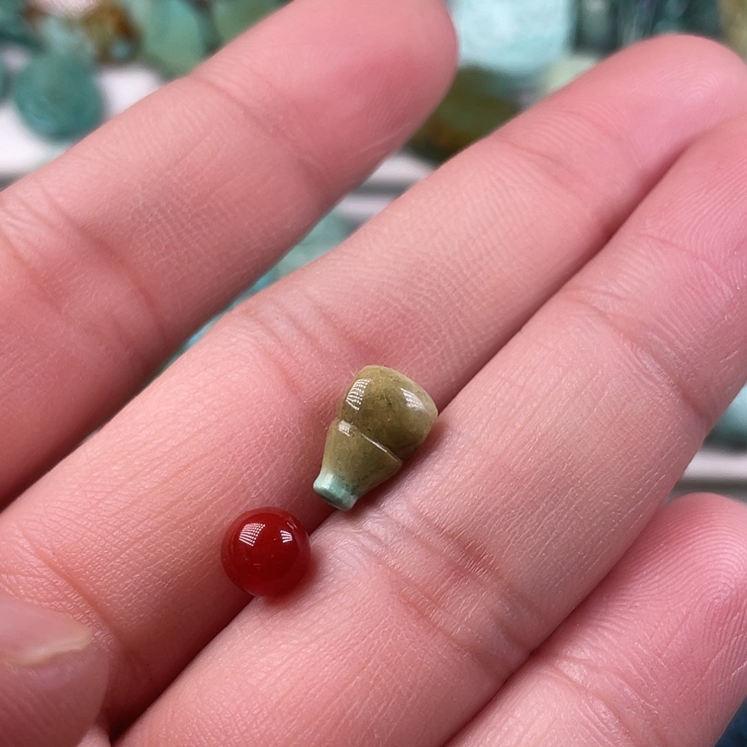 南红玛瑙未镶嵌颈饰